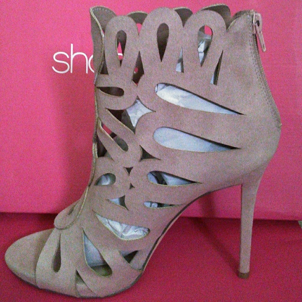 Blush heels from ShoeDazzle